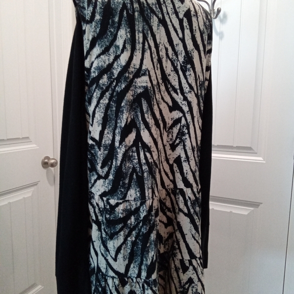 New Directions Sz XL Zebra Print Sleeveless Top w/Black Mossimo Thermal Top XL - Picture 4 of 16